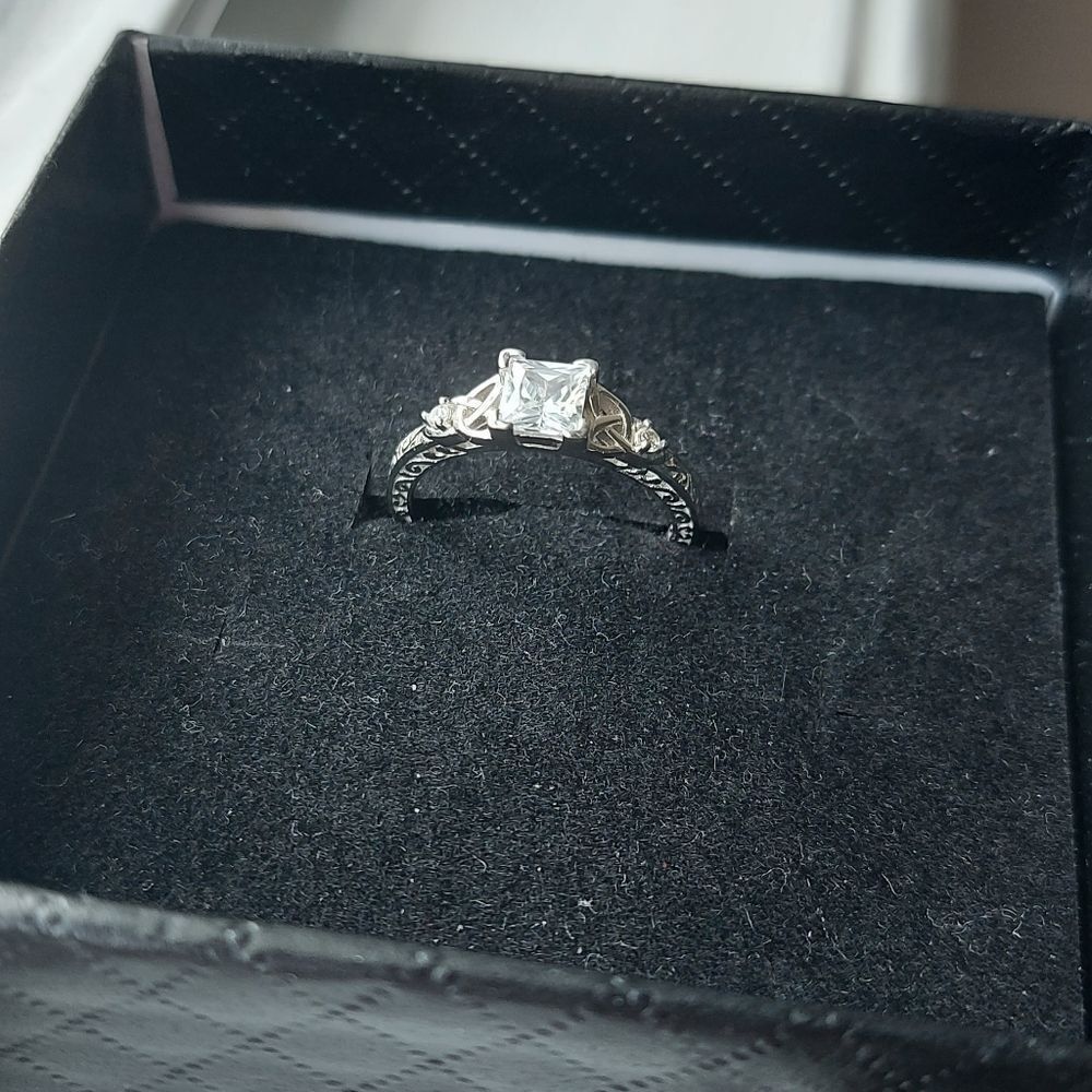 925 Sterling Silver Celtic Ring - Picture 6 of 8